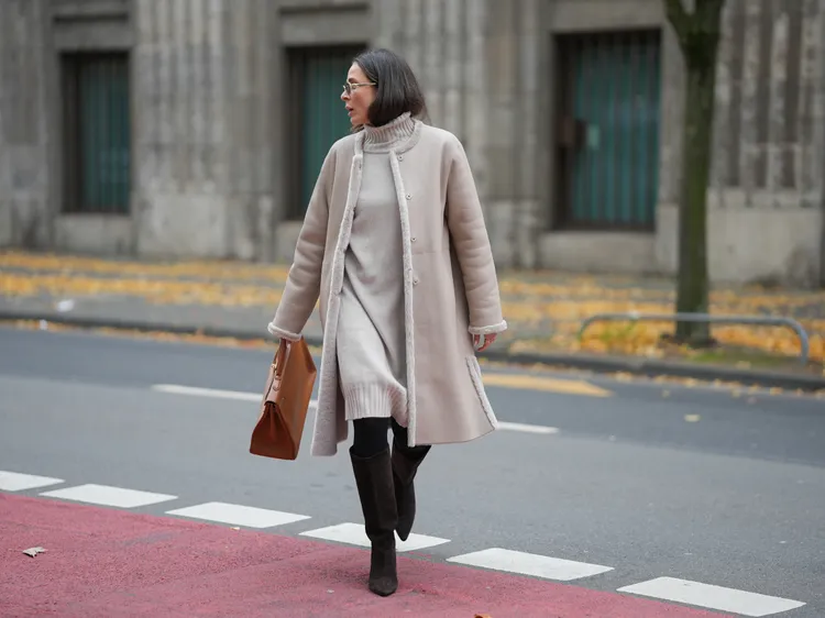 Transitional Season Dressing – Mix Layers Without Looking Heavy